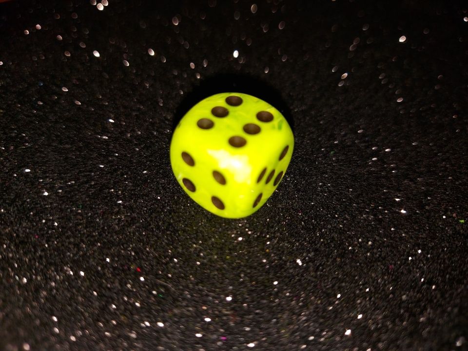 Dado 6 caras - Chessex - Naranja Blanco - Verde Neon  1