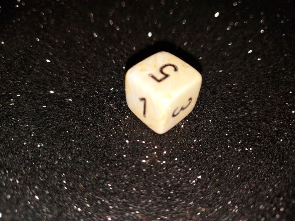 Dado 6 caras - Chessex - Naranja Blanco - con toque dorado aperlado 1