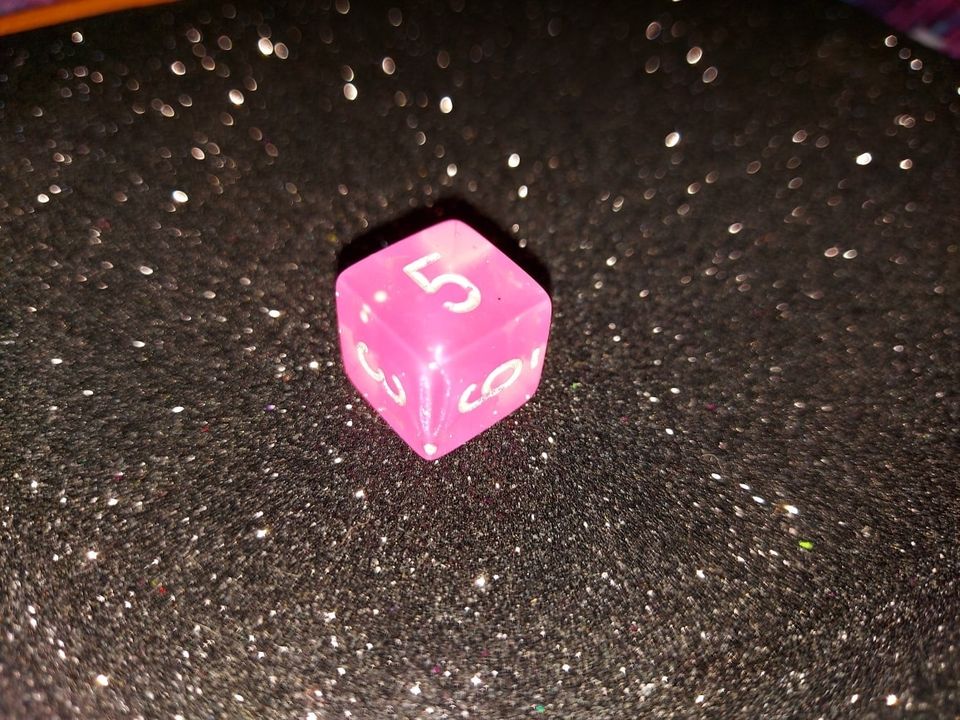 Dado 6 caras - Chessex - Rosa Claro Glitter 1