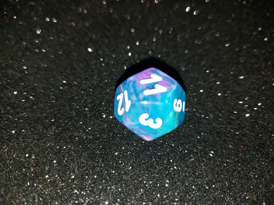 Dado 12 caras - Chessex - Azul con Morado 1