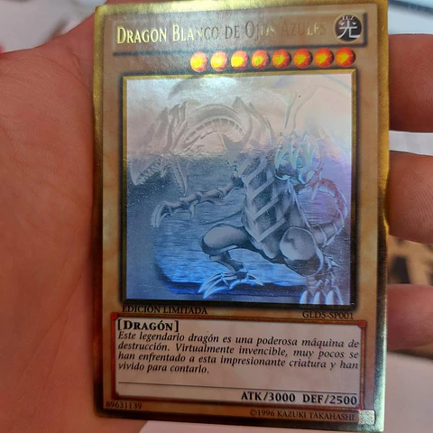 Blue-Eyes White Dragon - GLD5-EN001 - Ghost/Gold Rare (desgastado) 