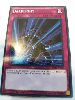 Darklight - SR06-EN035 - Common