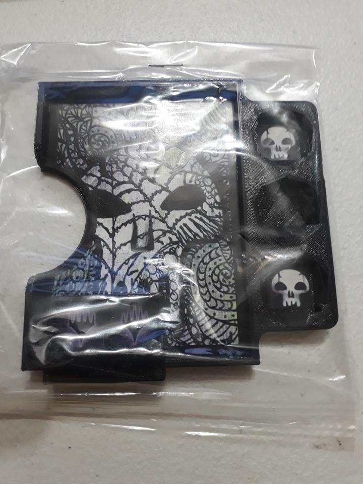 Porta Commander PVC MTG  - Negro Swamp 1