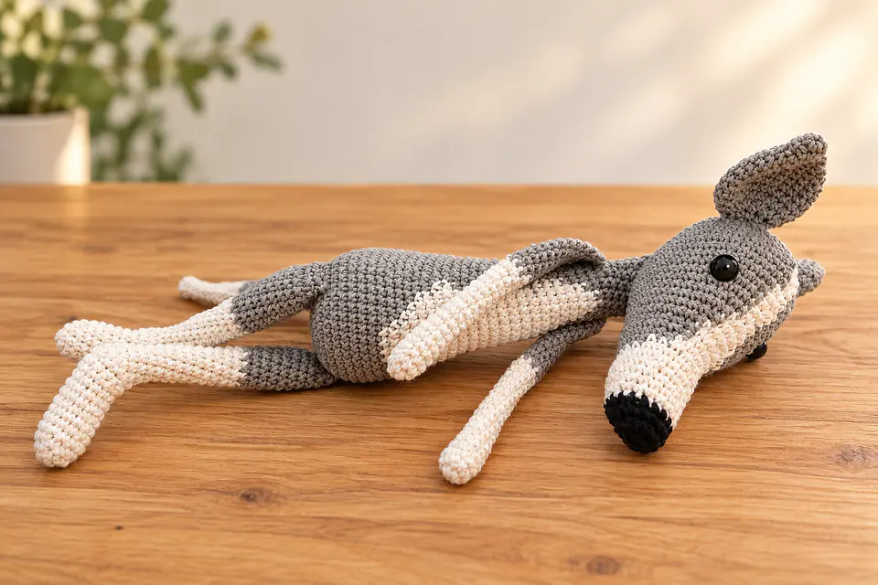 Galgo em Crochet Artesanal – 38 cm 3