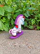 Cavalinho de Carrossel em Crochet – Miniatura Artesanal - Thumbnail 2