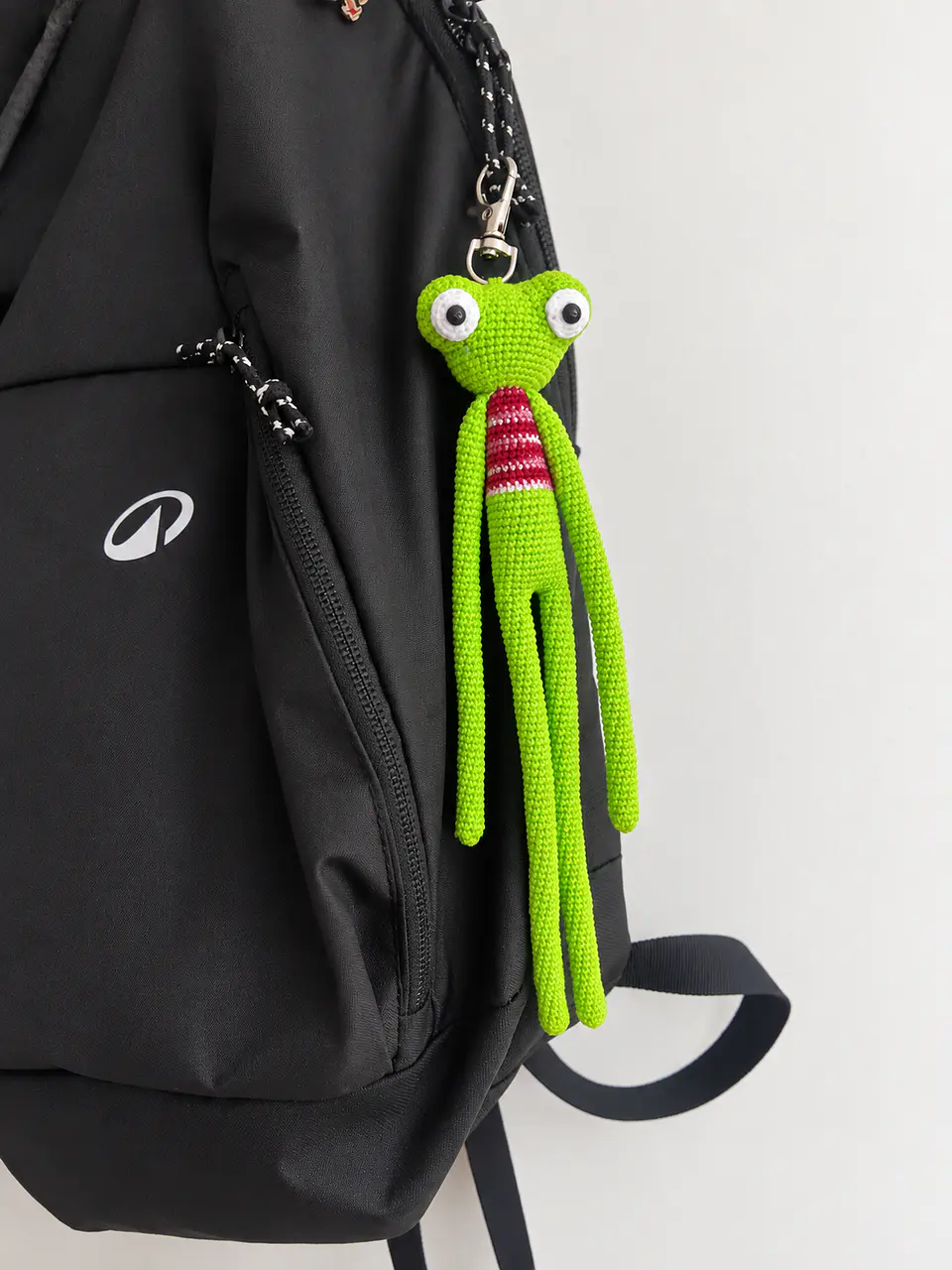 Sapo em Crochet – Pendente Decorativo para Mala 2