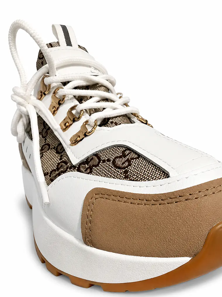 Zapatilla Urbana con Plataforma y Diseño Monograma 3