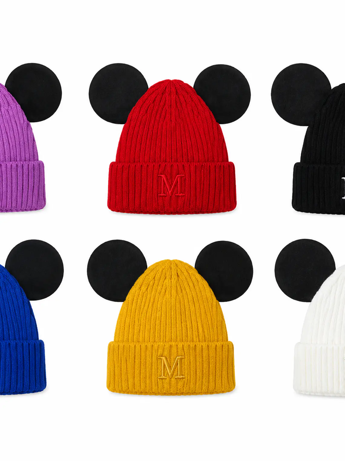 Gorro tejido con orejitas y letra bordada 1