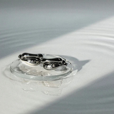 THE TRUTH UNTOLD: EARRING (SV_F)