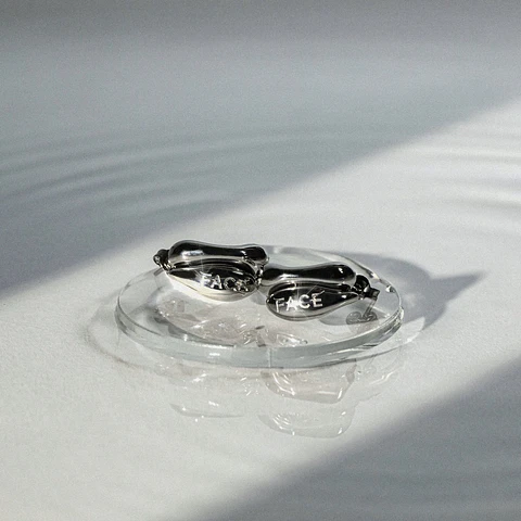 THE TRUTH UNTOLD: EARRING (SV_F)