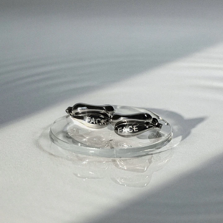 THE TRUTH UNTOLD: EARRING (SV_F) 1