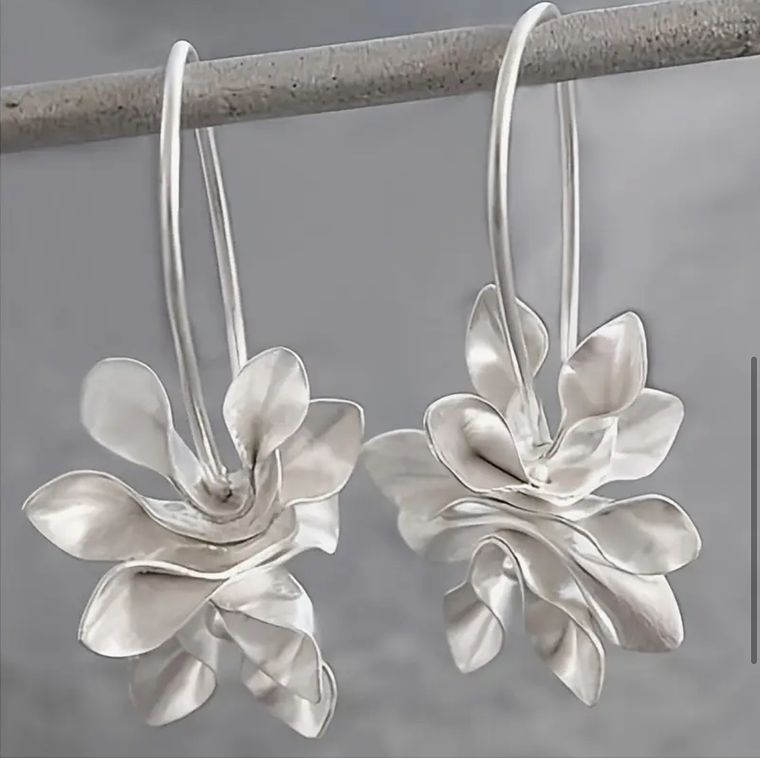 Aros flor plateada en capas 1