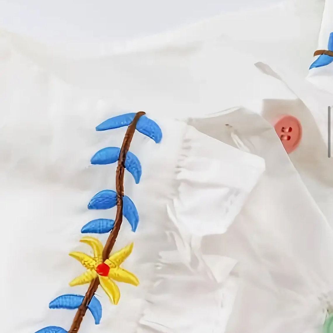 Blusa Blanca Cuello Bordado Multicolor 2