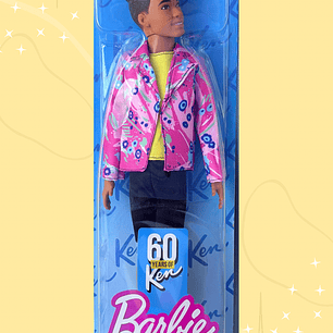 Ken 60 Años – Chaqueta Rosa Estampada