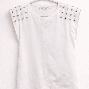 Poleras con Tachas en Hombros