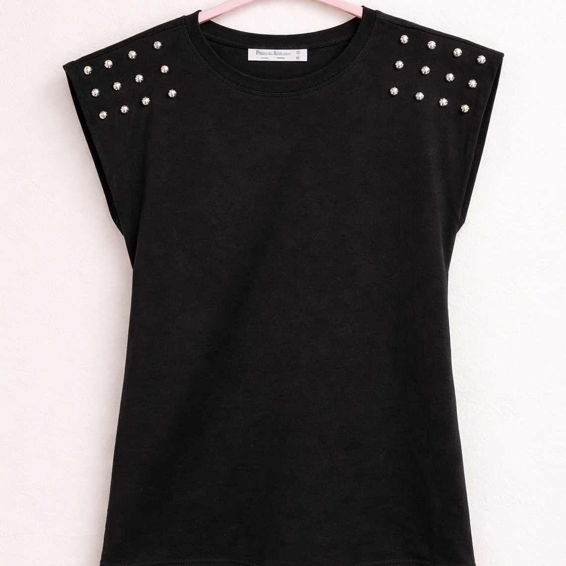 Poleras con Tachas en Hombros 3
