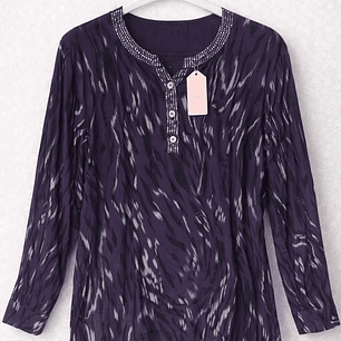 Blusa Morada con Detalle en Escote