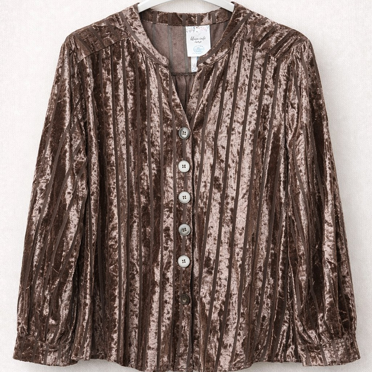 Blusa Café Texturizada con Botones 1