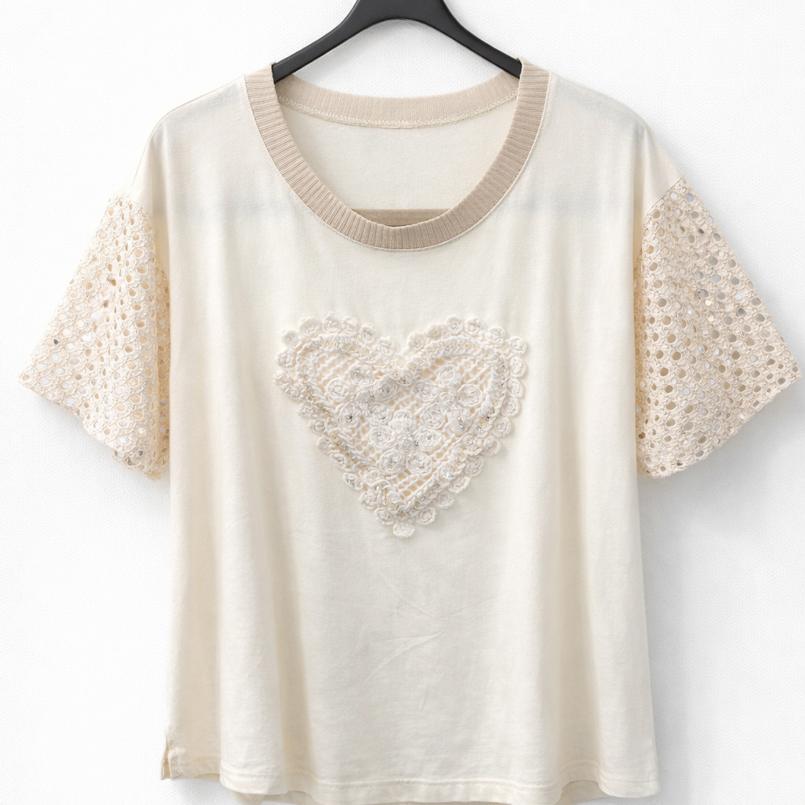 Polera Cruda con Corazón Bordado 1