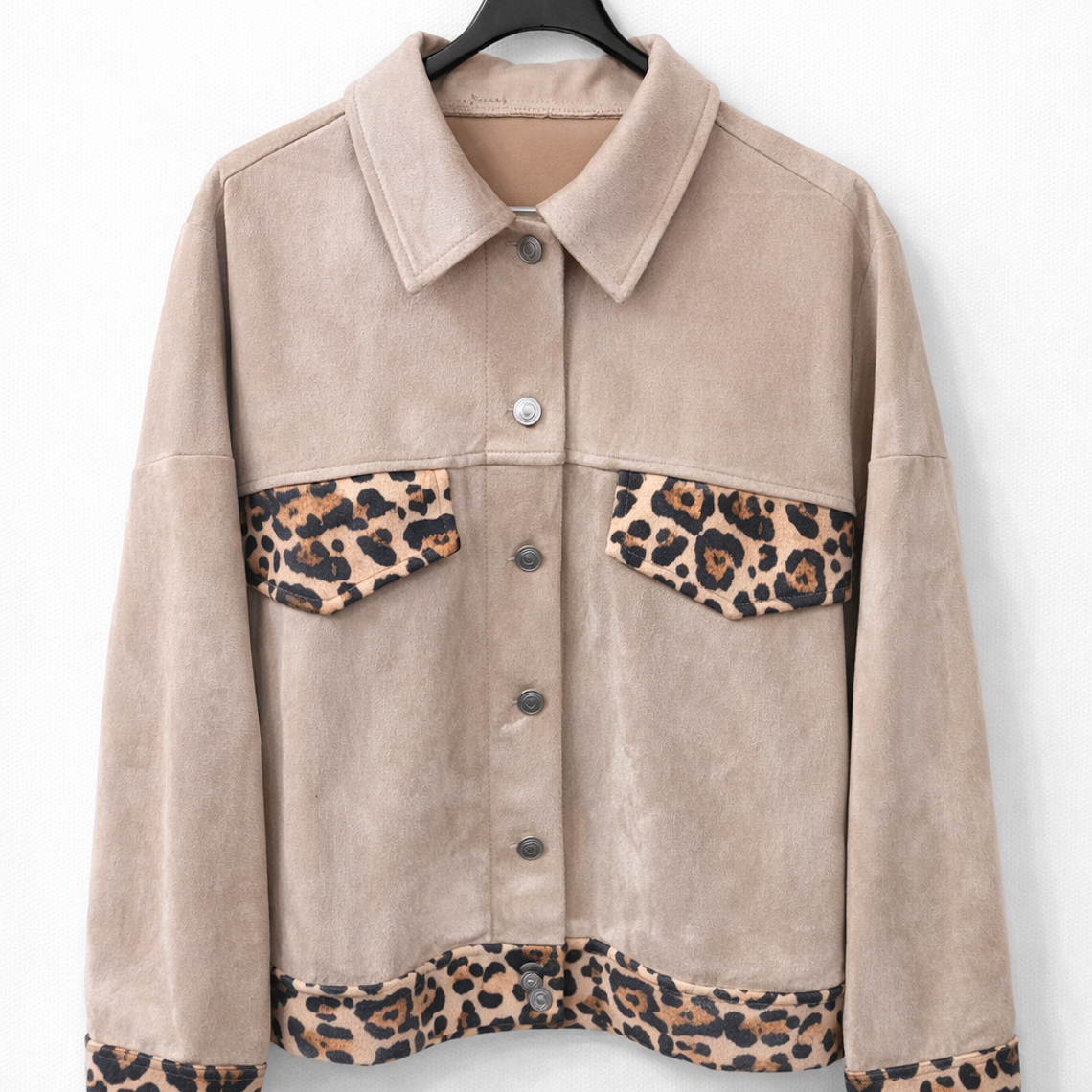 Chaqueta Beige con Detalles Animal Print 1