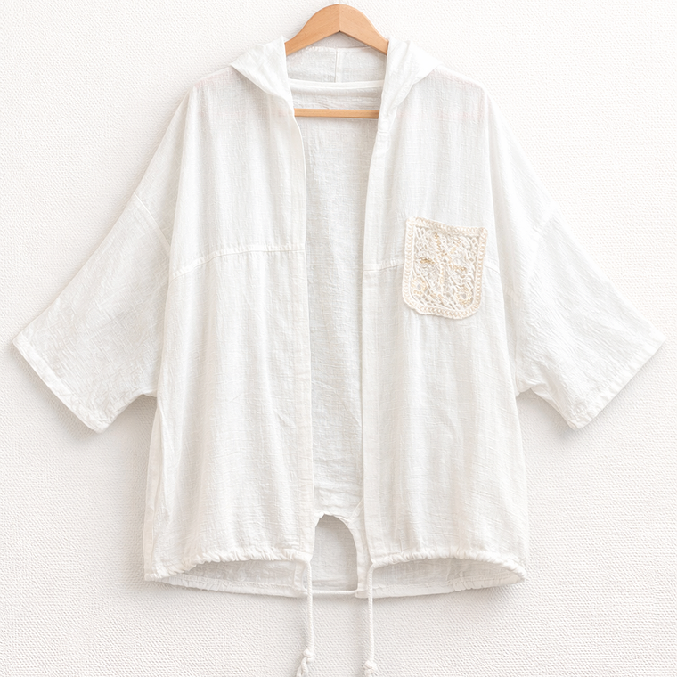 Chaqueta Blanca de Lino con Capucha y Detalle de Encaje 1
