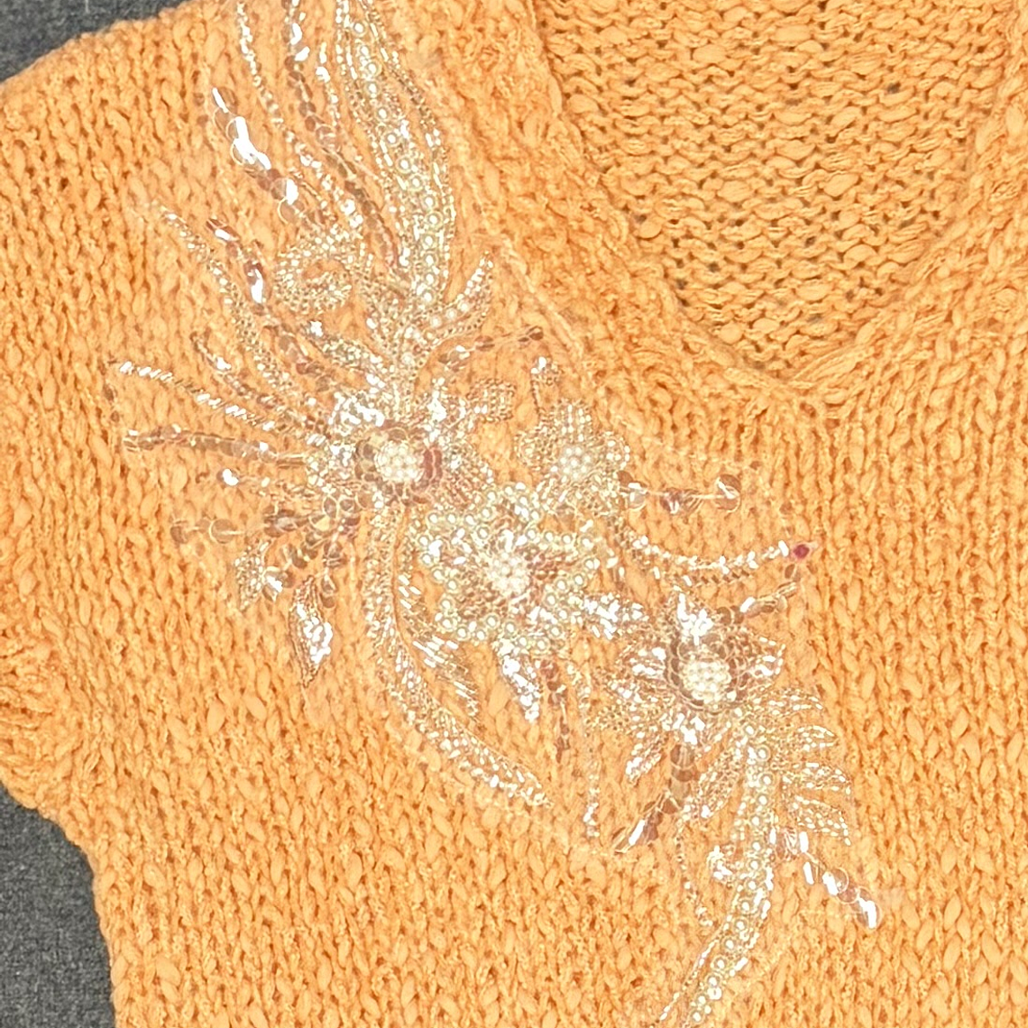Suéter con aplicación brillante 2