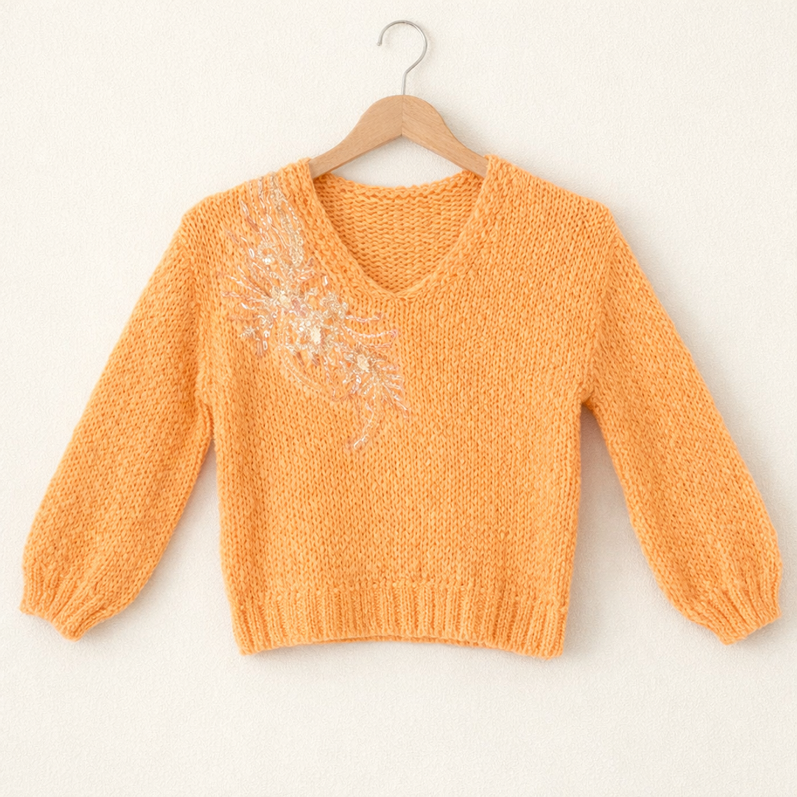 Suéter con aplicación brillante 7