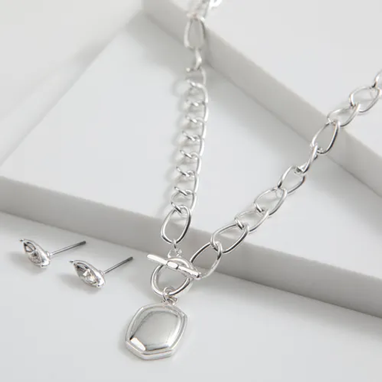 Conjunto plateado de cadena y aros con dije orgánico 1