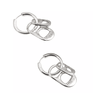 Aros plateados con diseño tipo eslabón