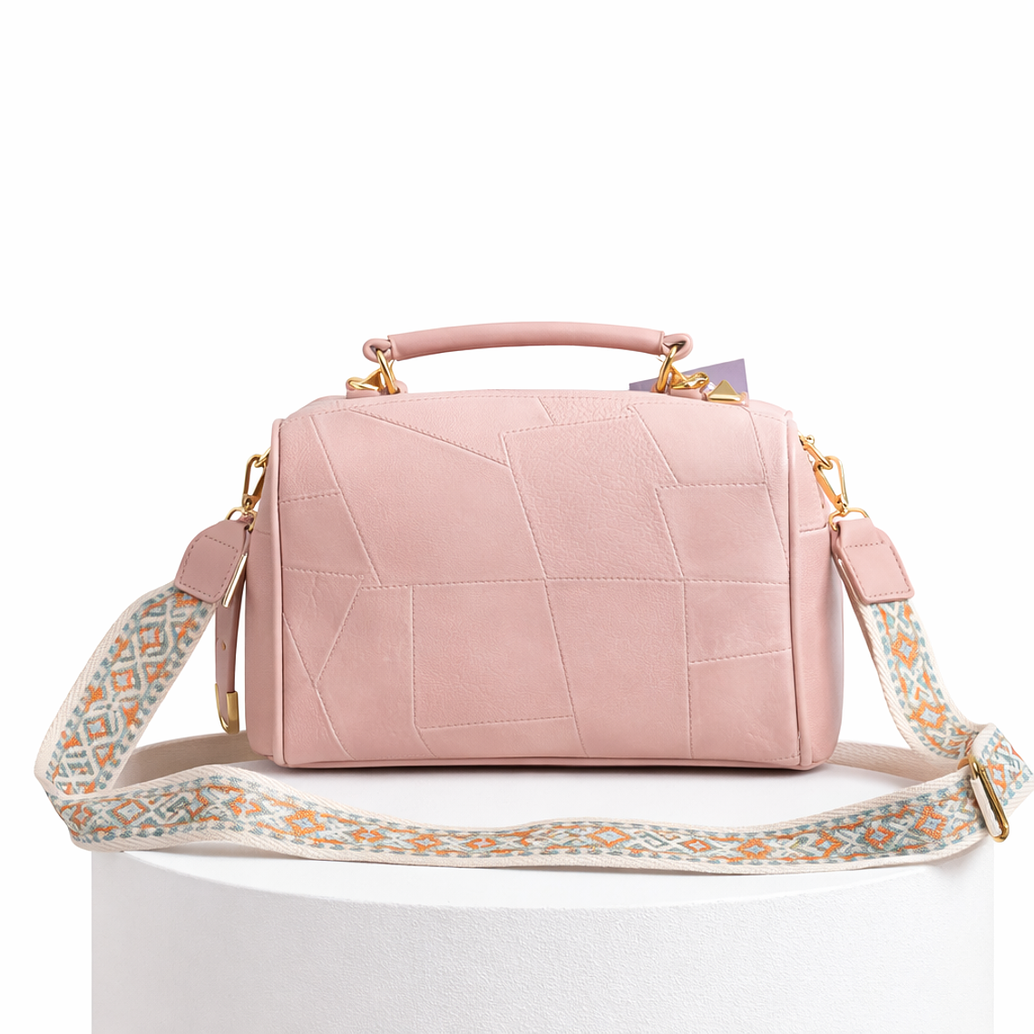 Cartera Rosada con Correa Decorativa 1