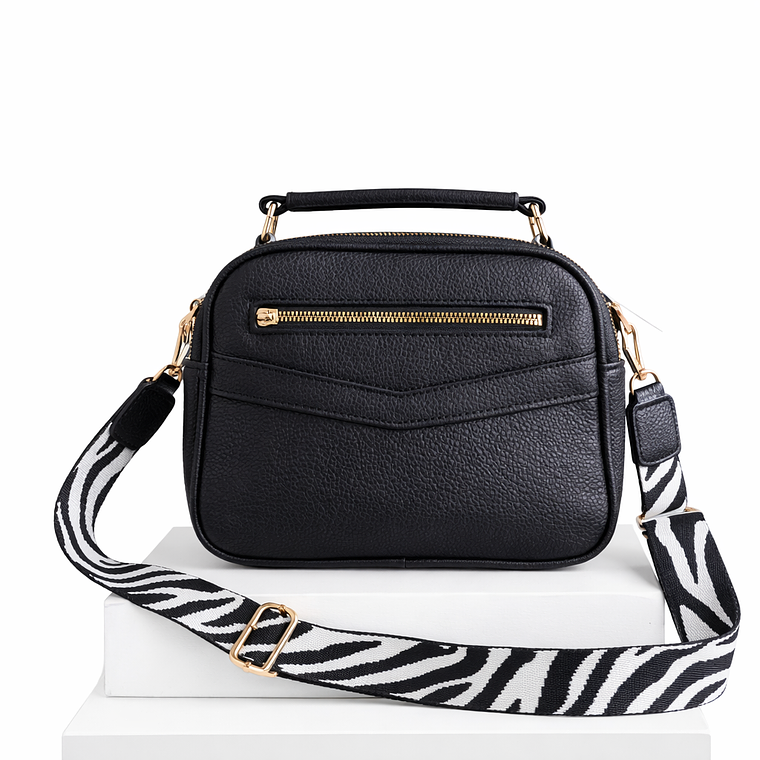 Cartera Negra Clásica con Cierre Frontal 1