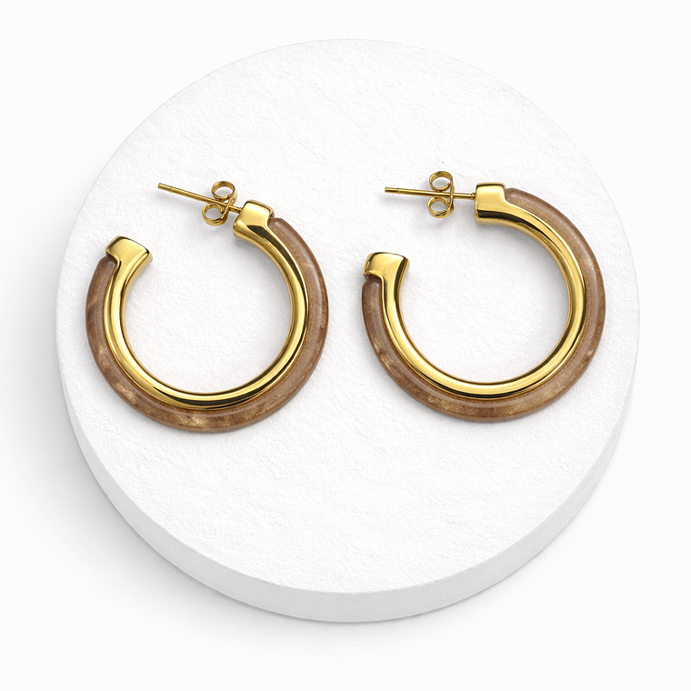 Argollas Doradas con Detalle de piedra marmolada   1