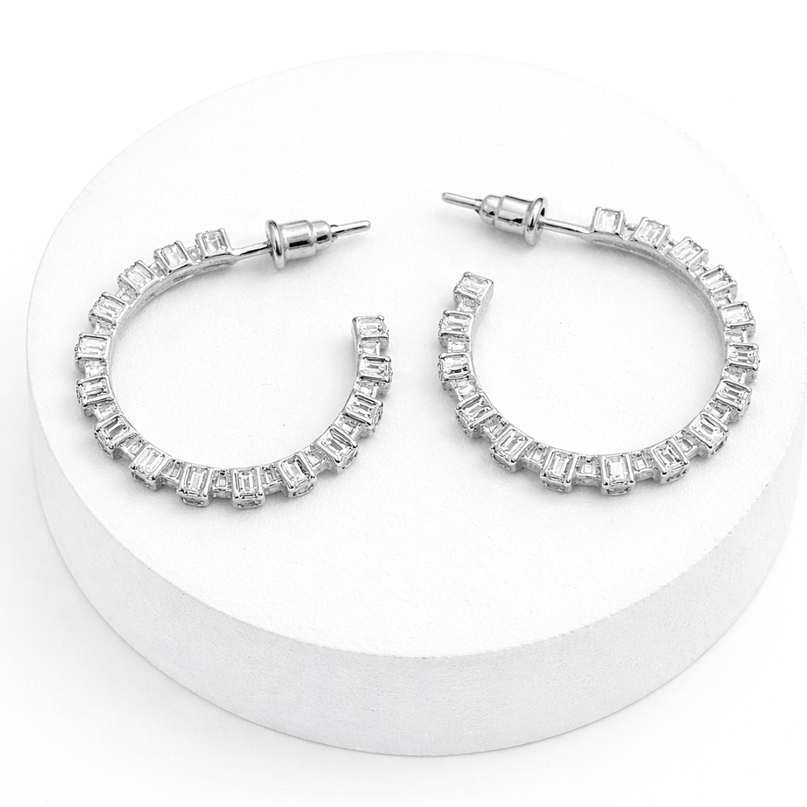 Argollas Plateadas con Cristales 1