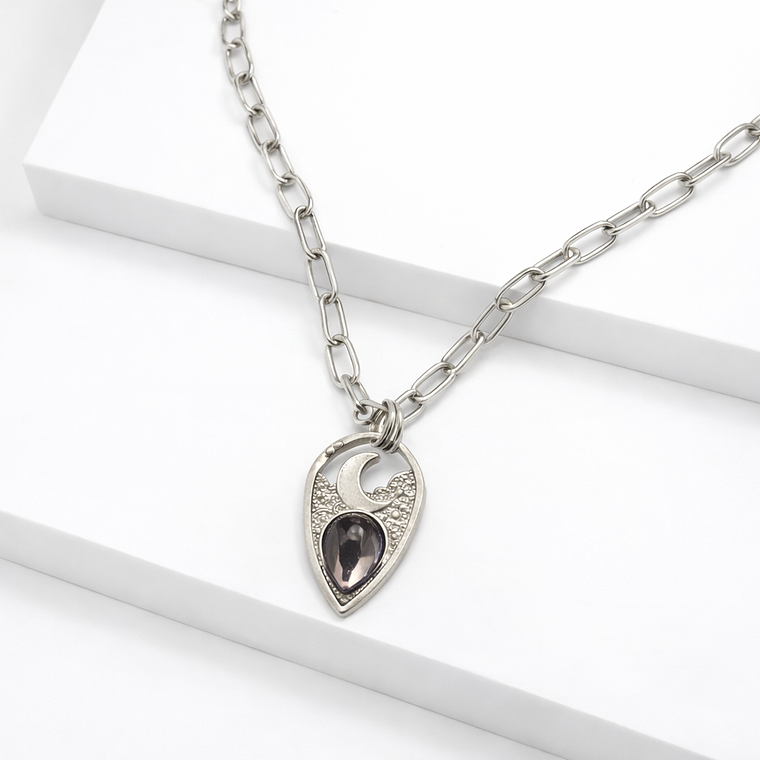 Collar Luna Mística en Cadena Plateada 1