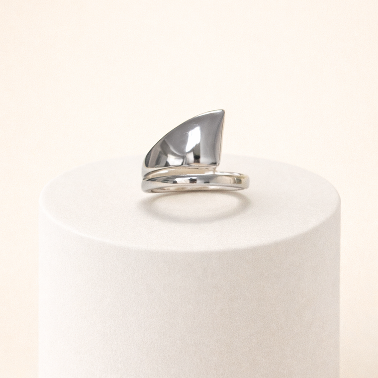 Anillo Ajustable Minimal Hoja – Baño de Plata 1