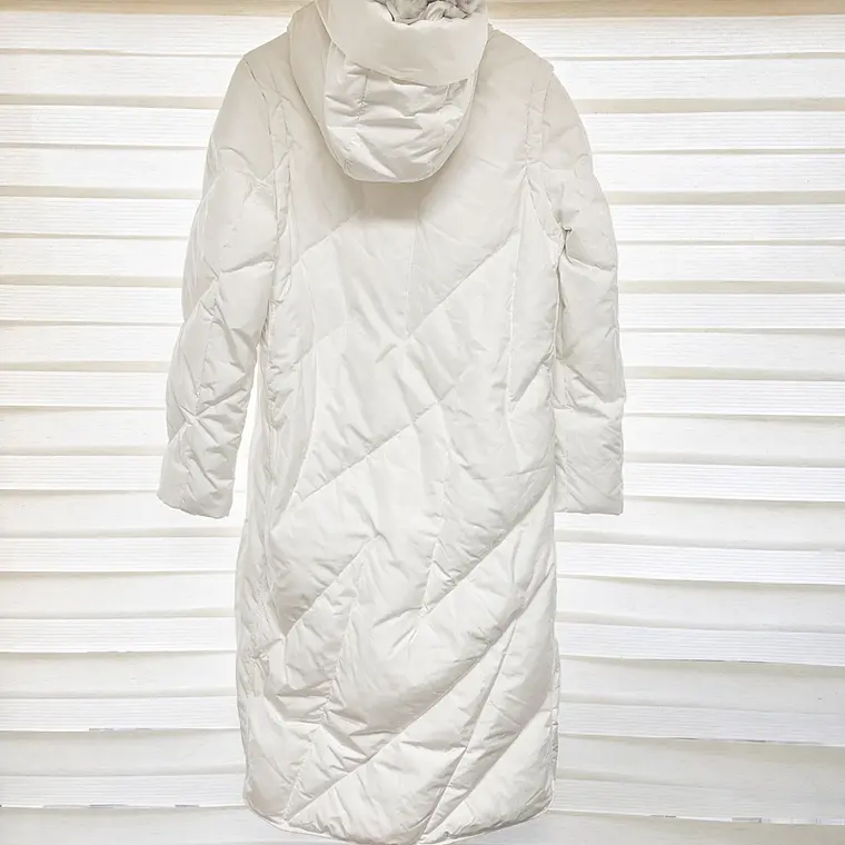 Abrigo largo acolchado blanco 2