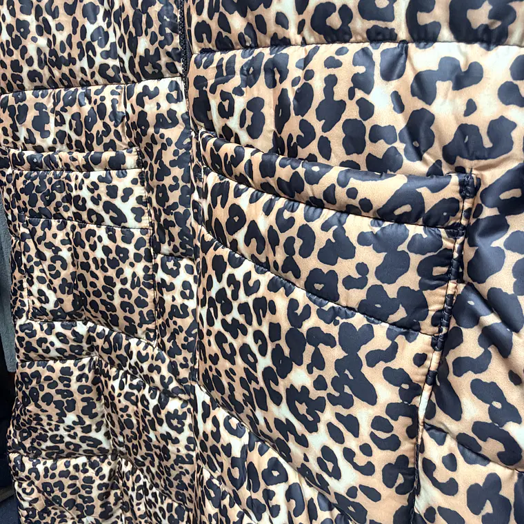 Chaqueta larga acolchada animal print 3