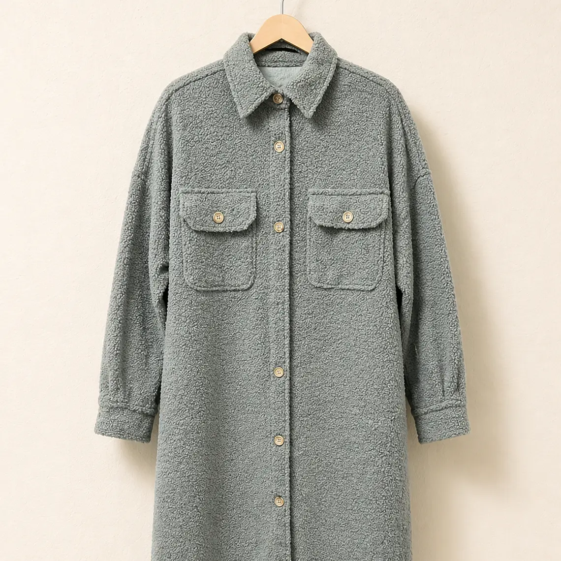 Chaqueta abrigo larga tipo teddy grisáceo 1