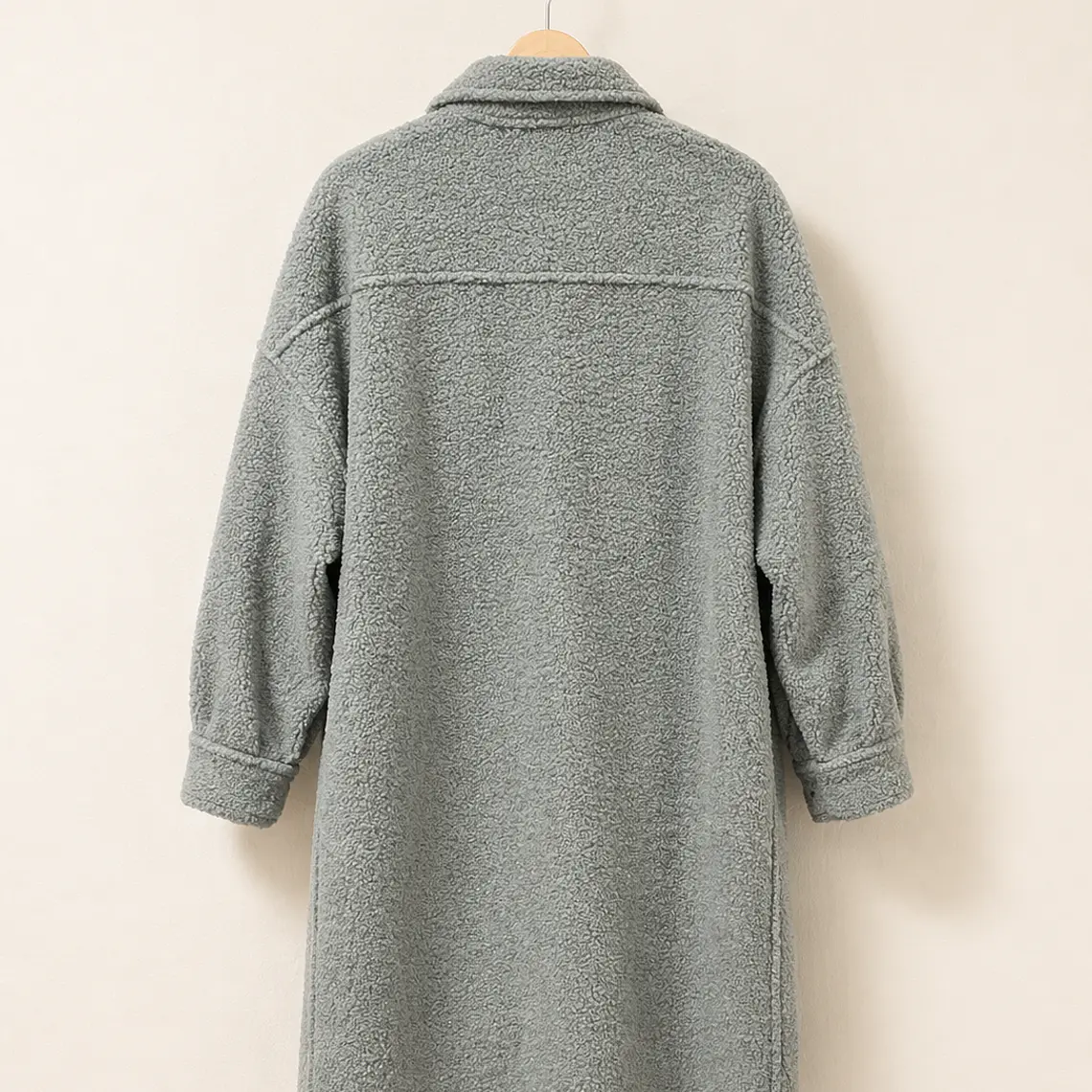 Chaqueta abrigo larga tipo teddy grisáceo 3