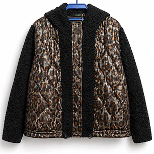 Chaqueta combinada acolchada animal print y teddy negro