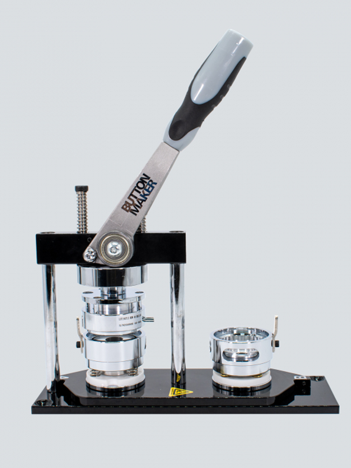 Máquina de chapitas + Matriz 58 mm  1