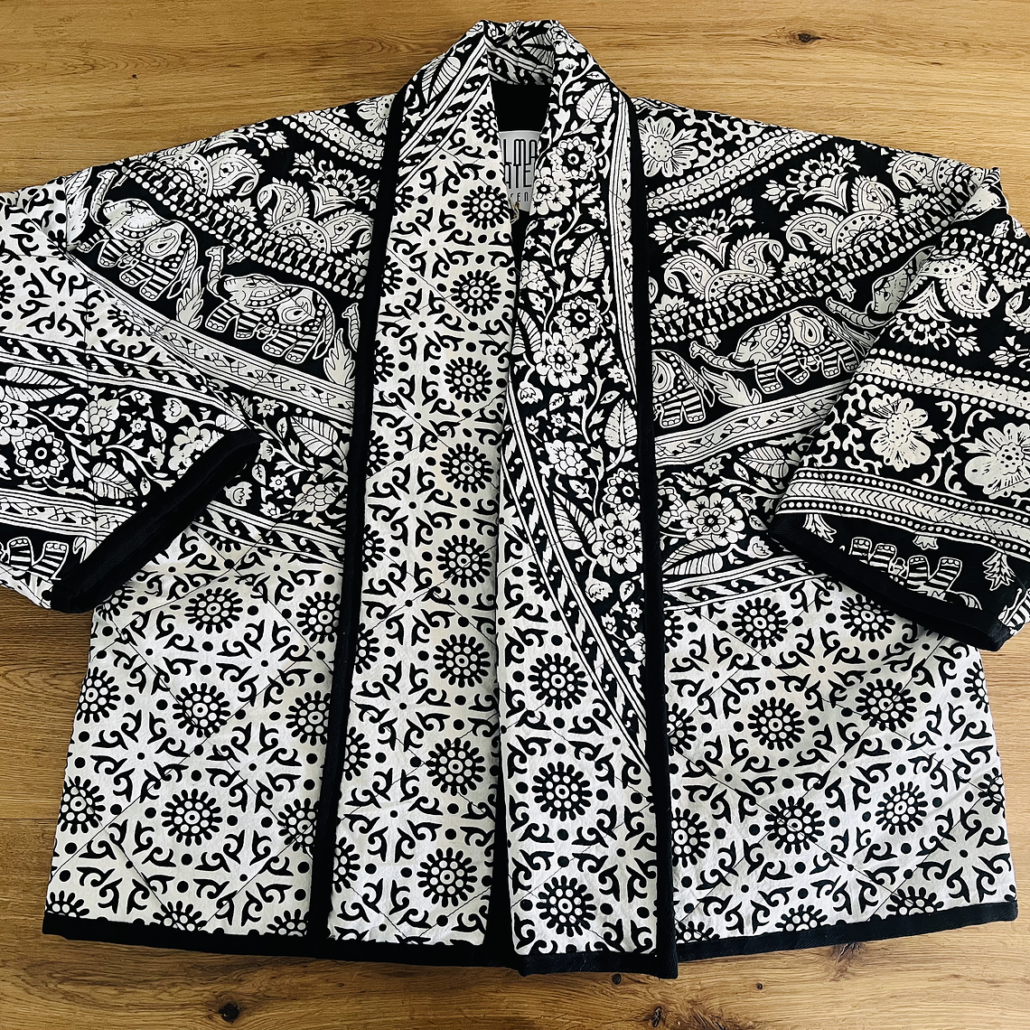 Chaqueta acolchada estilo Kimono Oversized  1