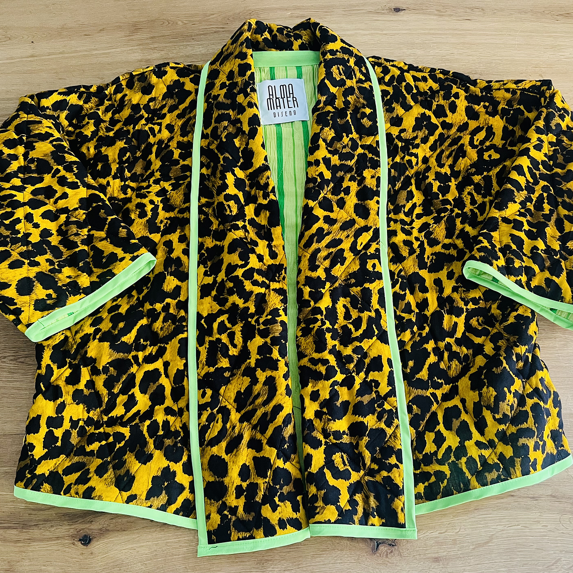 Chaqueta acolchada estilo kimono overzised 1