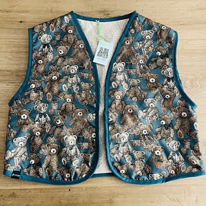 Vest reversible