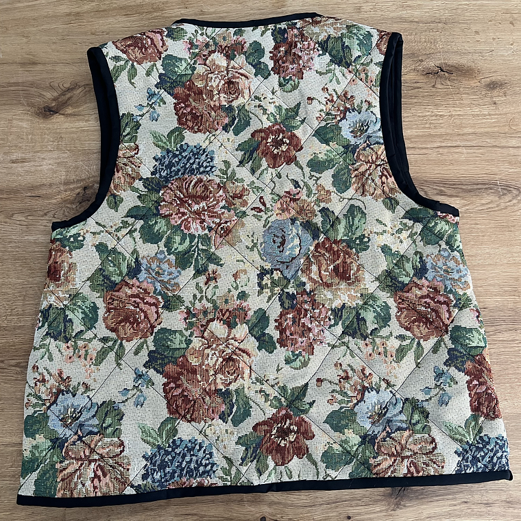 CHAQUETA SIN MANGAS 2