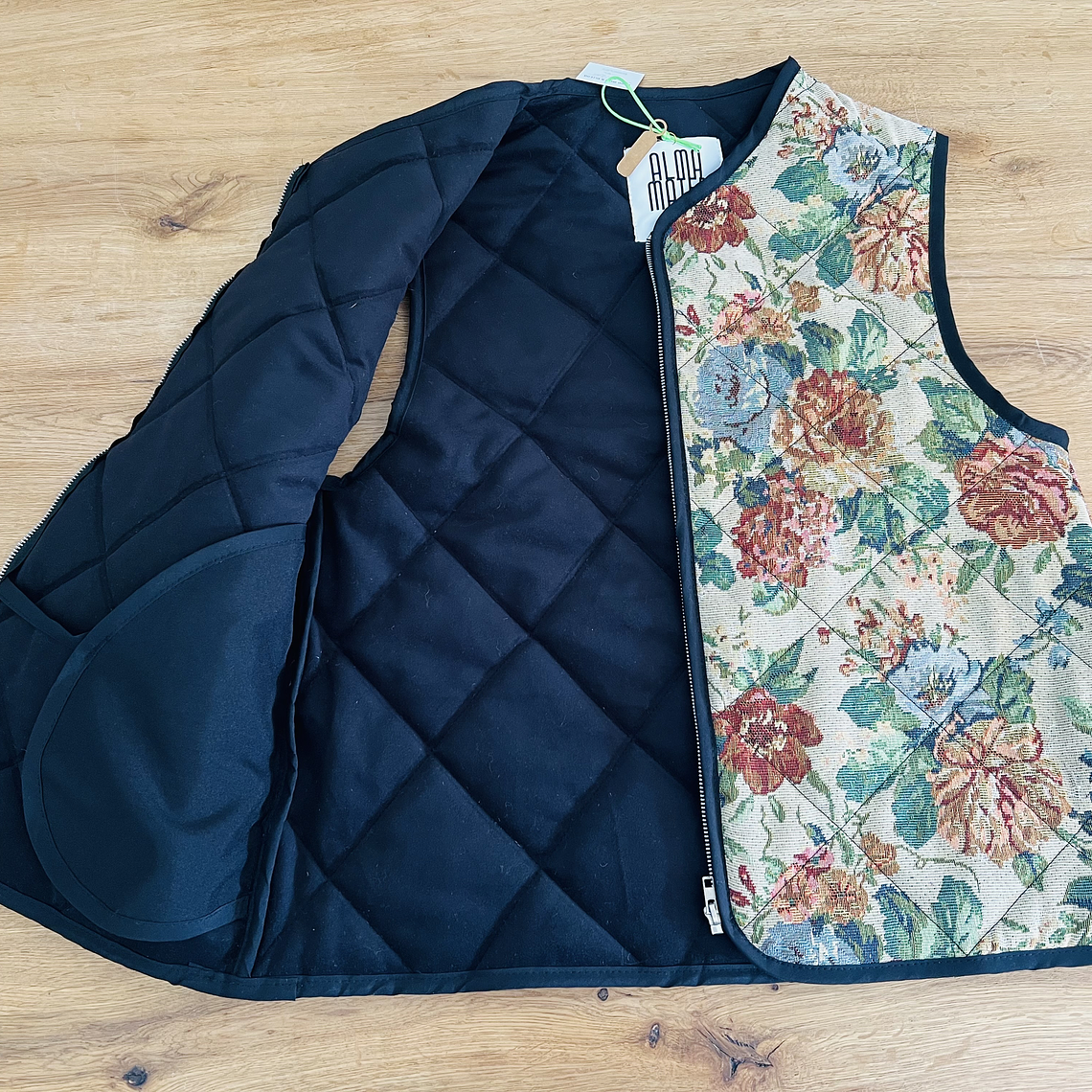 CHAQUETA SIN MANGAS 2