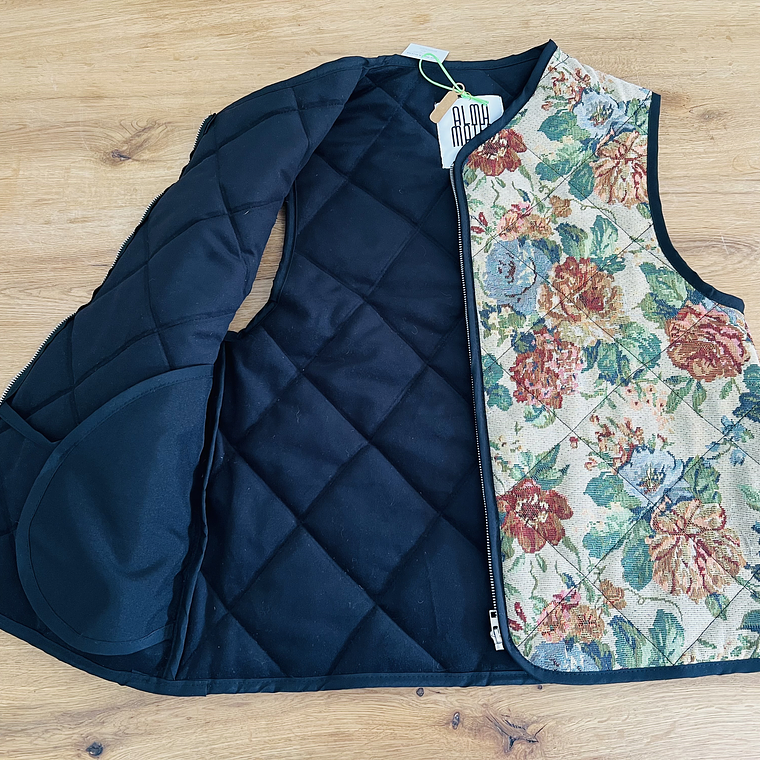 CHAQUETA SIN MANGAS 2