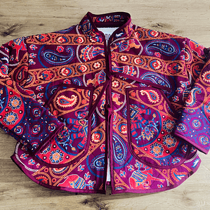 CAZADORA QUILT CON CHIPORRO