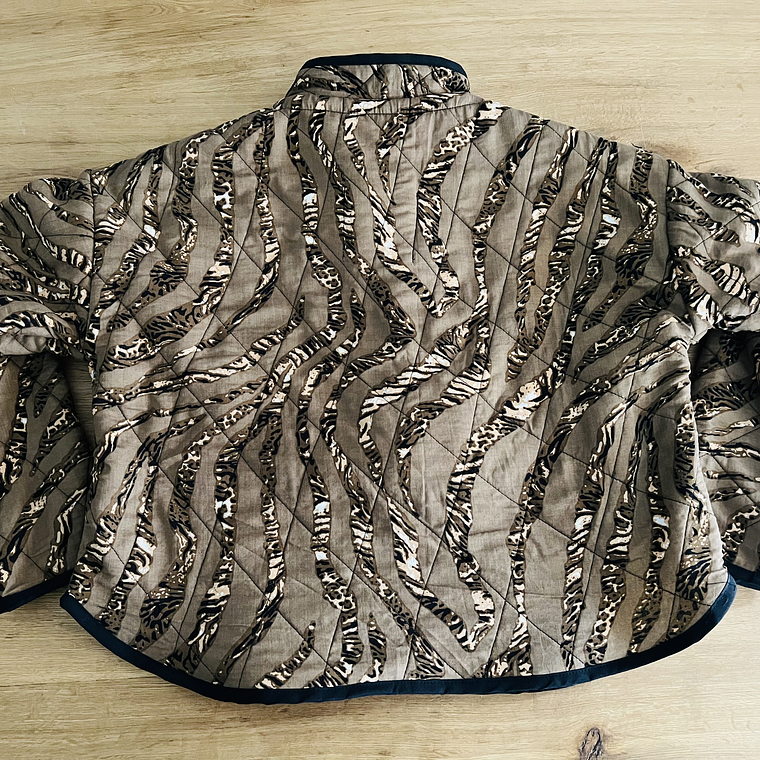 CAZADORA QUILT CON CHIPORRO  3