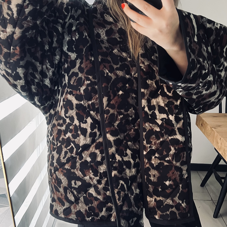 KIMONO ACOLCHADO OVERSIZED  3